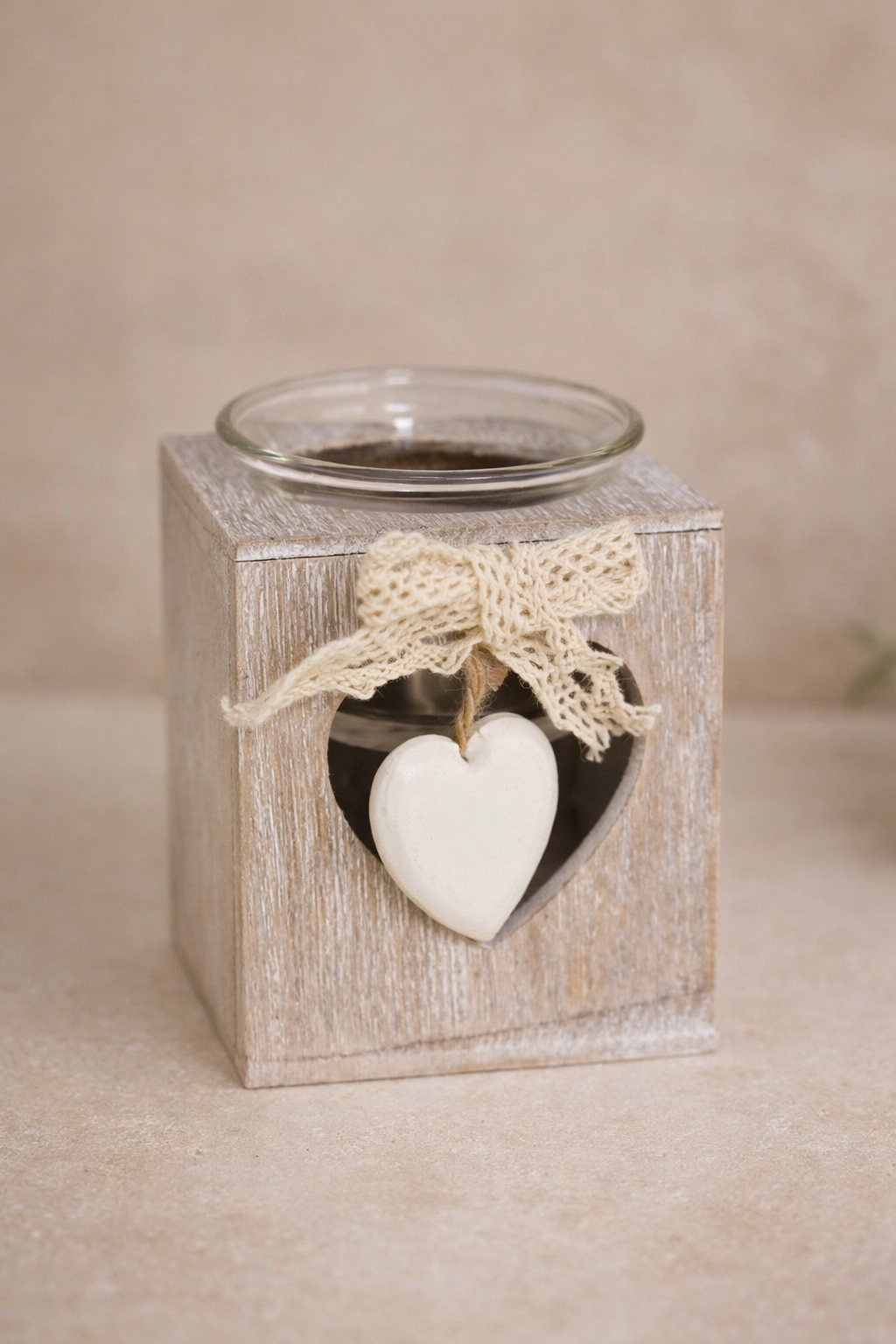Portavelas decorativo de madera con corazón – 7 cm