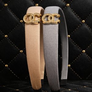 Diadema elegante con detalle dorado – Estilo lujo inspirado chanel