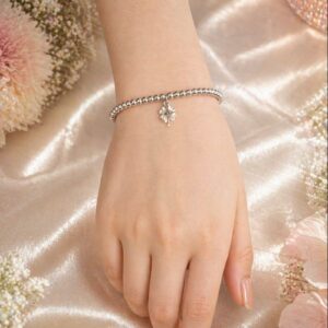 Pulsera Ajustable Plateada con Charm Trébol de la Suerte 🍀✨