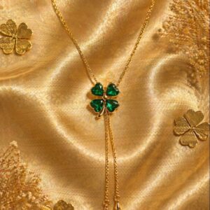 Collar Ajustable Dorado con Trébol Verde – Elegante y Fino 🍀✨