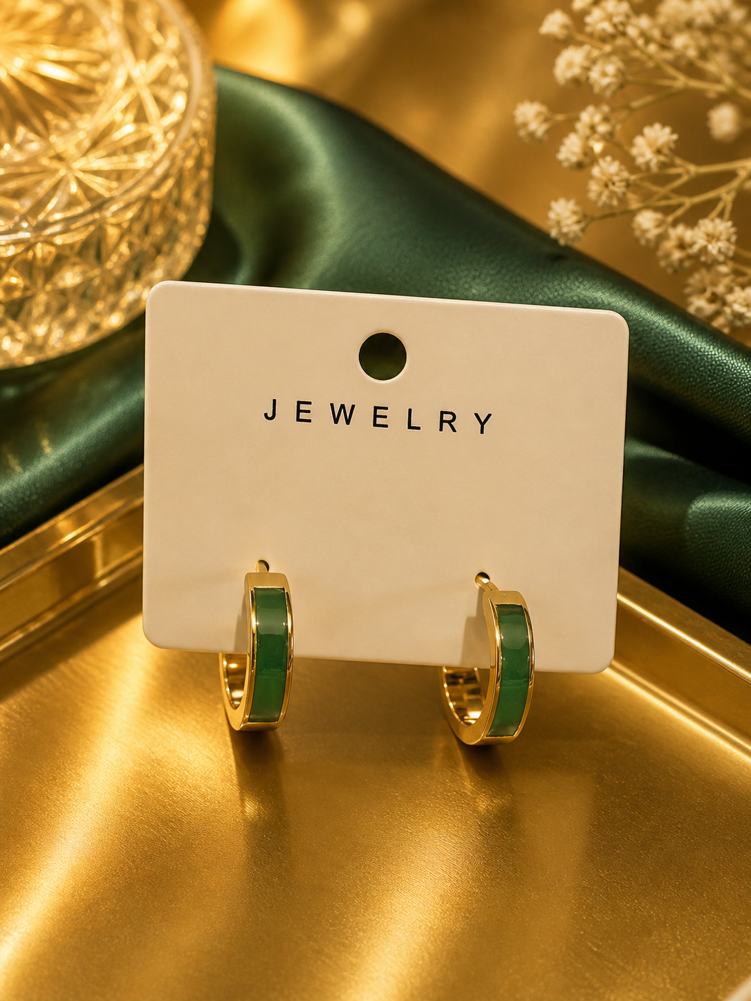 Pendientes Aro Dorados con Detalle Verde Elegante 💚