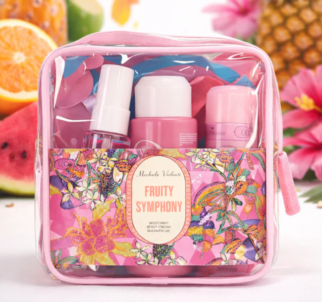 Michela Valenti – Travel Kit “Fruity Symphony” 🍓✨ - Imagen 2