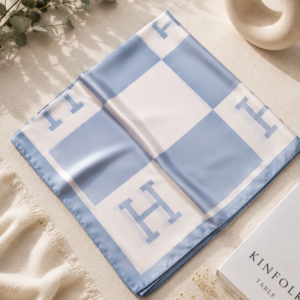 Pañuelo Satinado Inspiración Hermès Azul