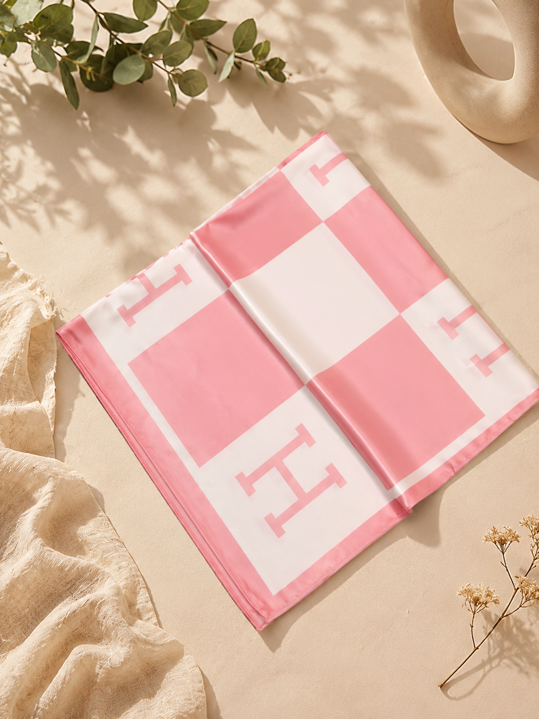 Pañuelo Satinado Inspiración Hermès Rosa y Blanco