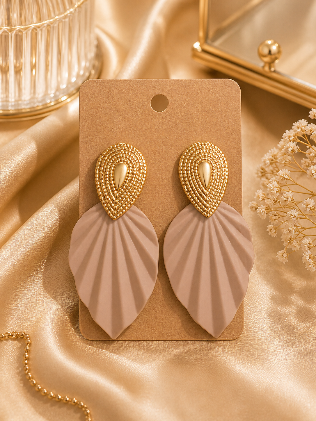 Pendientes Elegantes Hoja Nude & Dorado ✨
